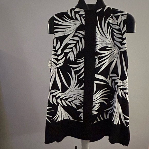 Alfani Woman Black and White Asymmetrical Leaf Print Women's Sleeveless Top 18W - Picture 4 of 10